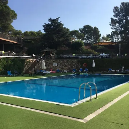 Camping Cala Llevado مكان تخييم