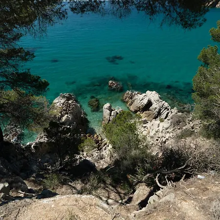 Camping Cala Llevado مكان تخييم 4*